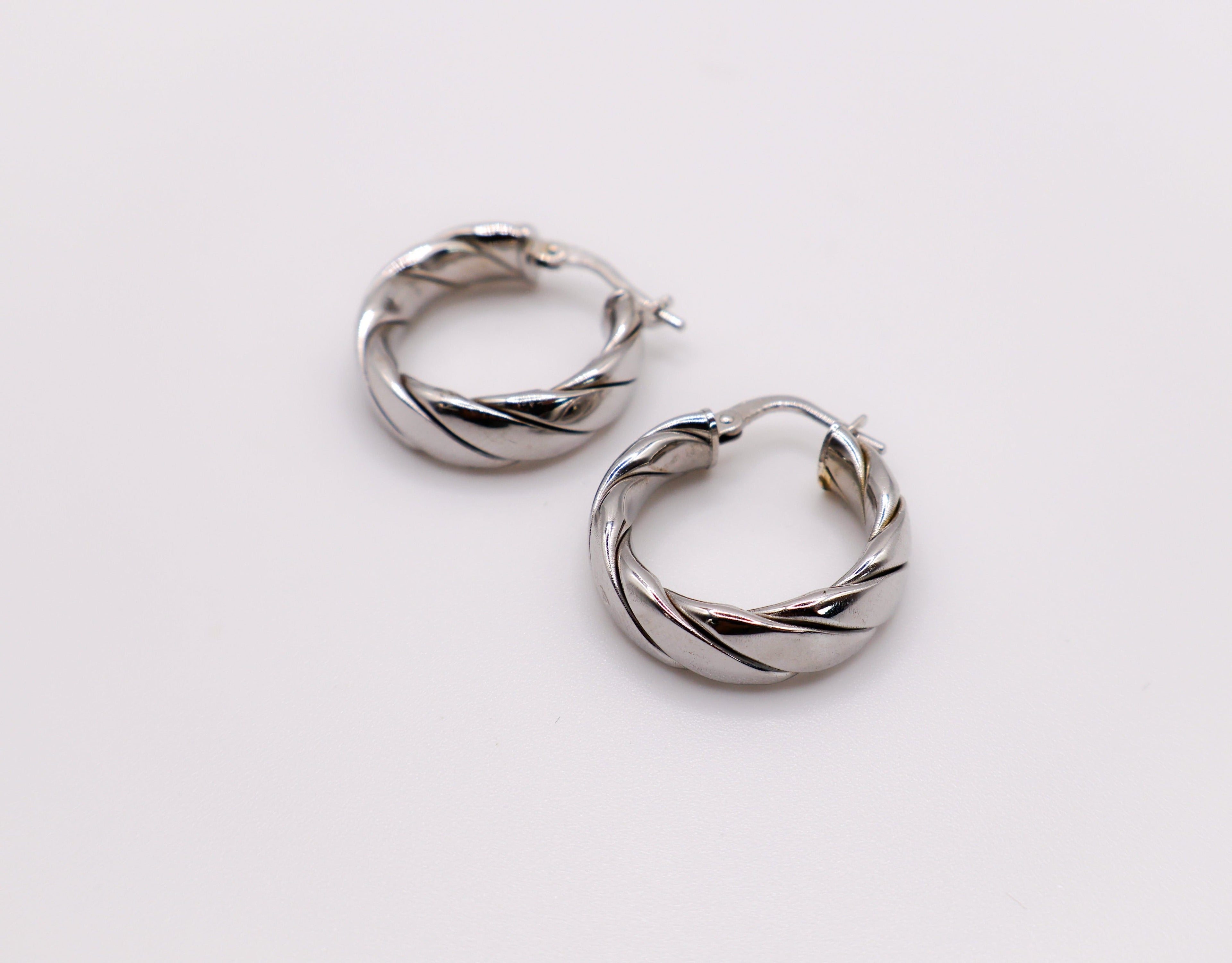 Italian Twirl Sterling Silver Hoop Earrings – Elegant Twisted Design