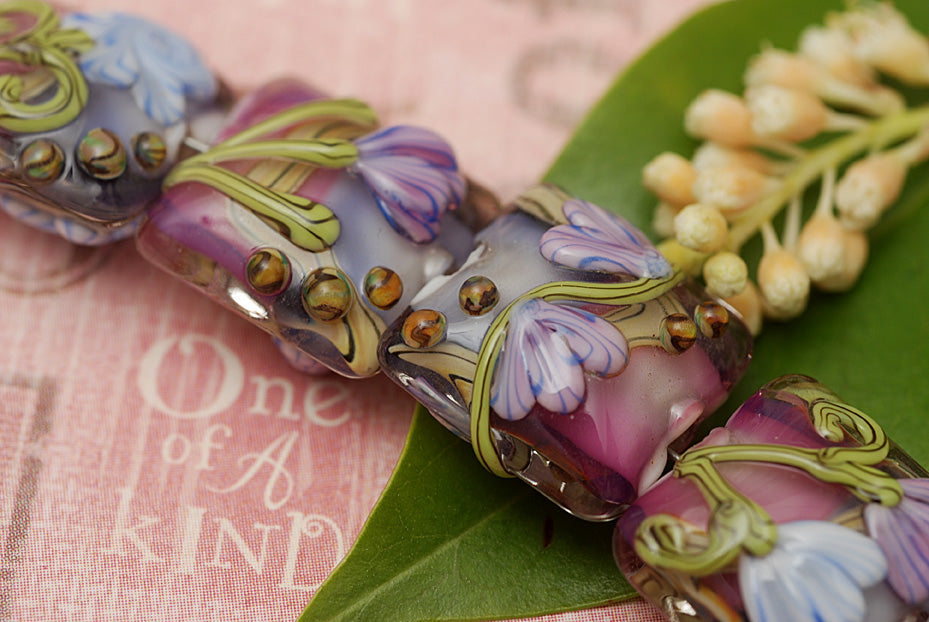10108304 - Seven Grace's Garden Pillow Beads