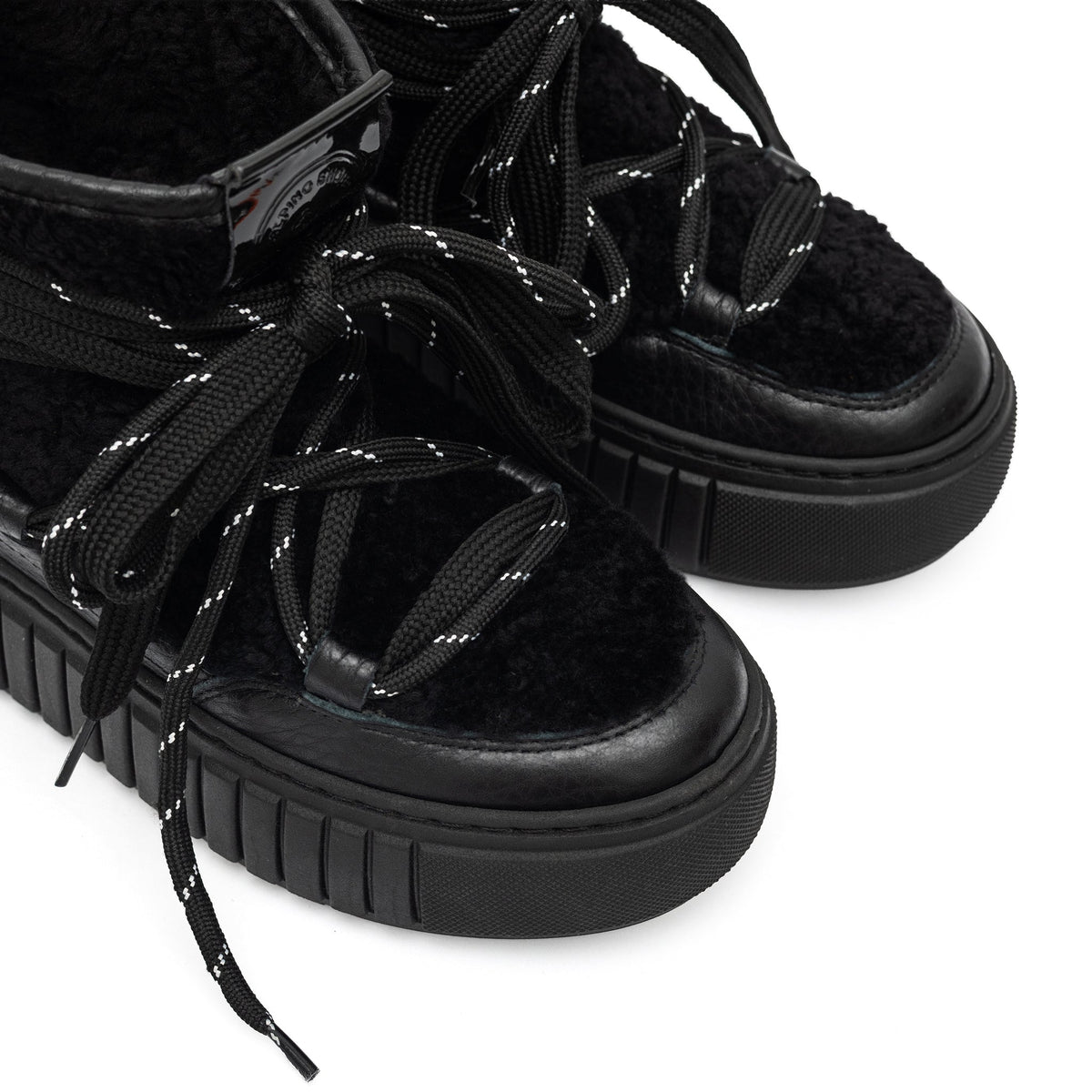 Noir Urban Shearling Boot