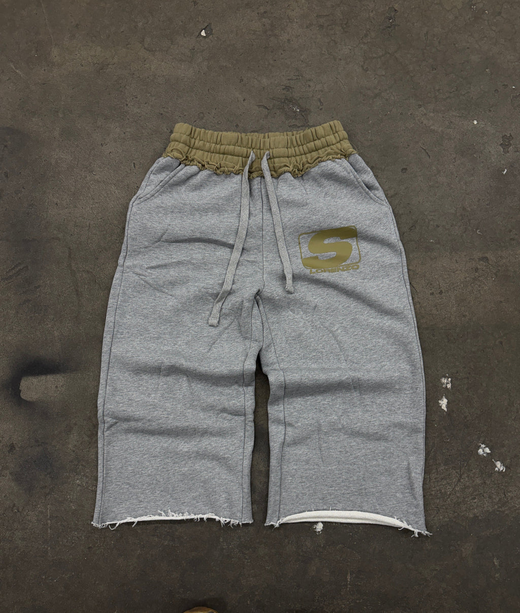 GREY 3/4 SHORTS