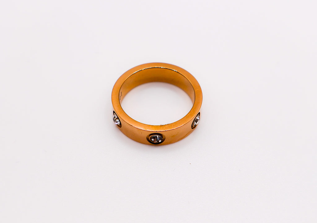 Radiant Rose Gold Gem Ring – Elegant Gemstone Statement Ring for Women