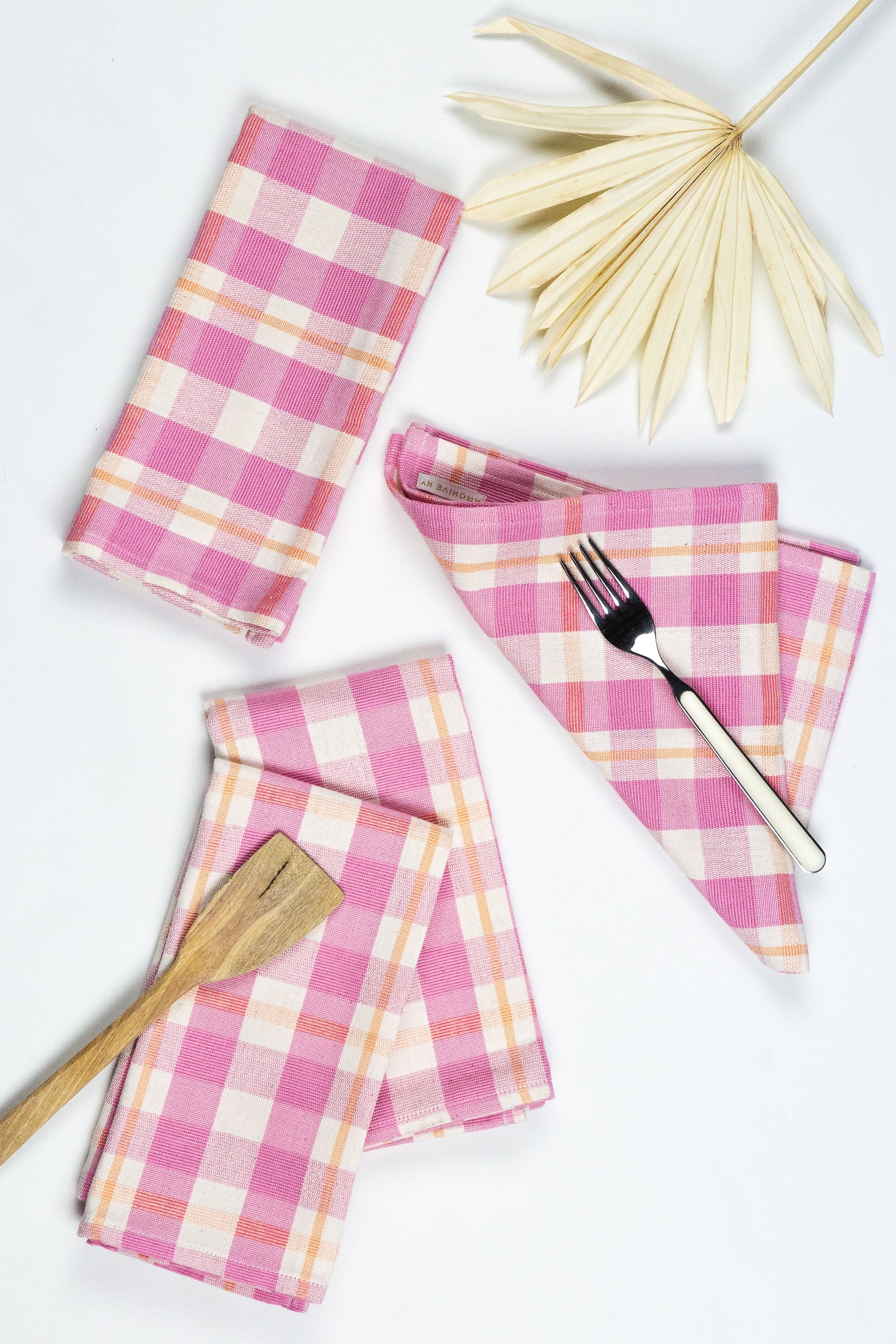 Abigail Plaid Dinner Napkin in Bubblegum