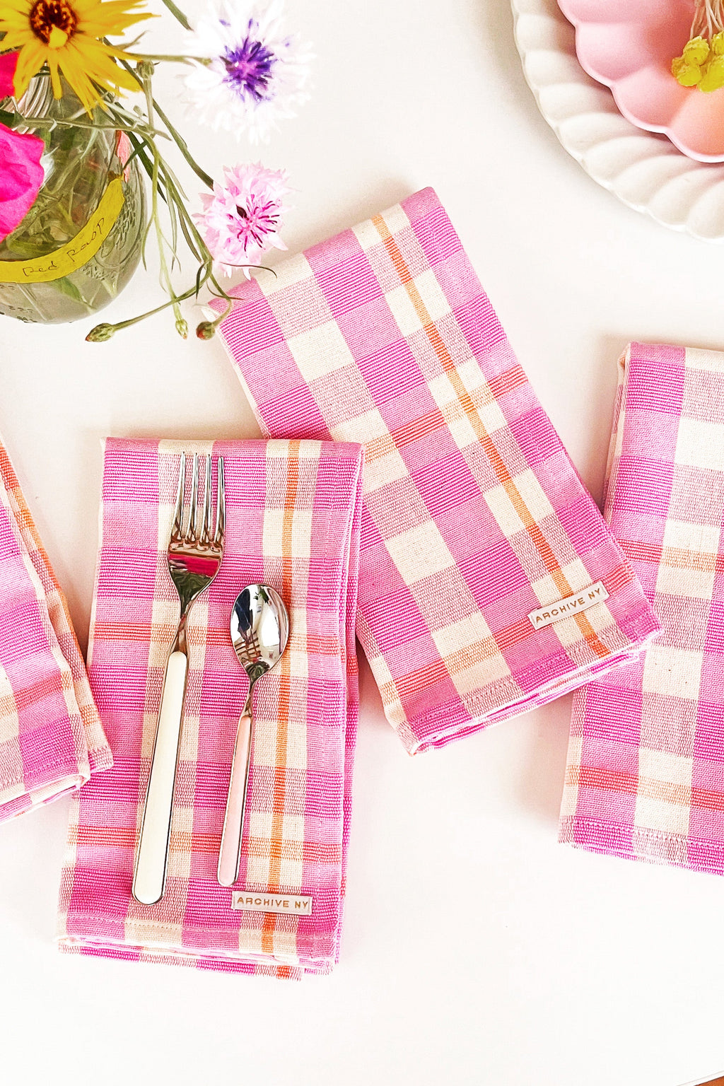 Abigail Plaid Dinner Napkin in Bubblegum