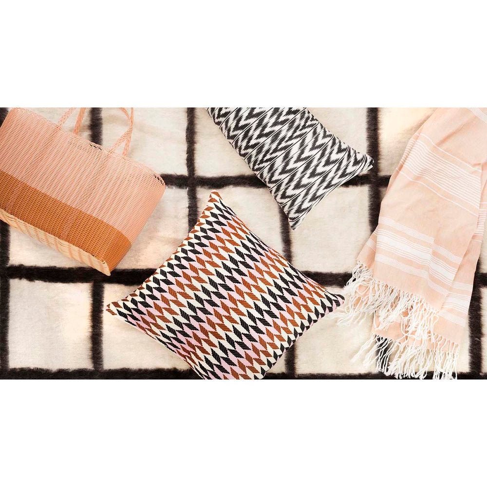 Backordered: Momos Grid Blanket- Natural White and Black