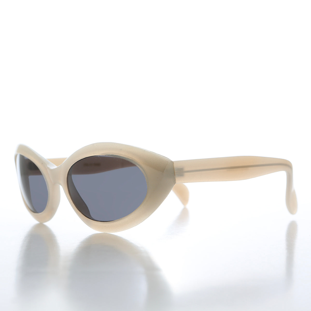 Curved Cat Eye Vintage Sunglasses - Fagan