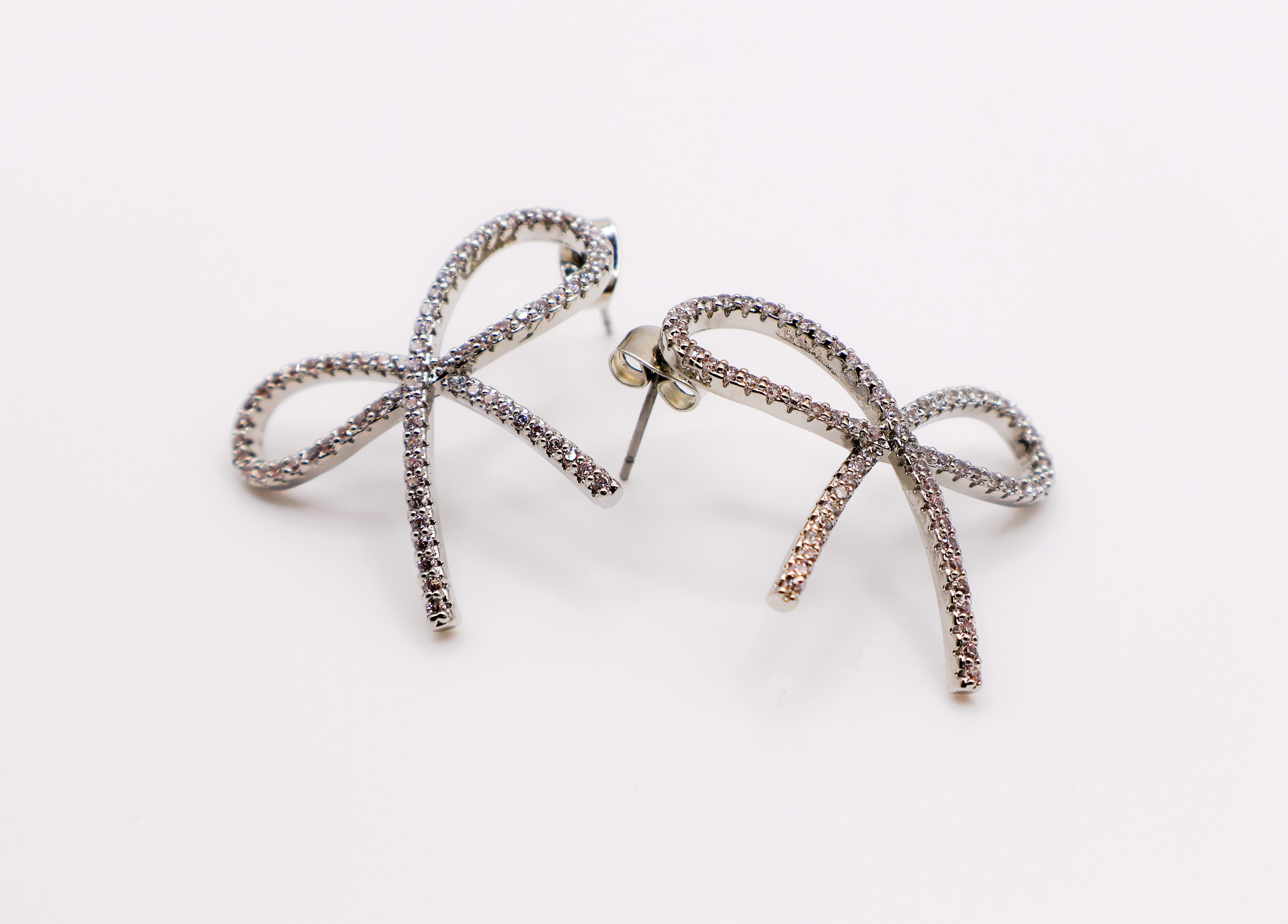 Chic Bow Tie Glamour Earrings – Gold Bow Tie Stud Jewelry