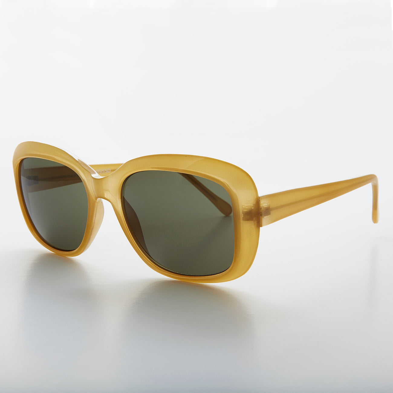 Square Retro Vintage Women's Sunglass - Gwen