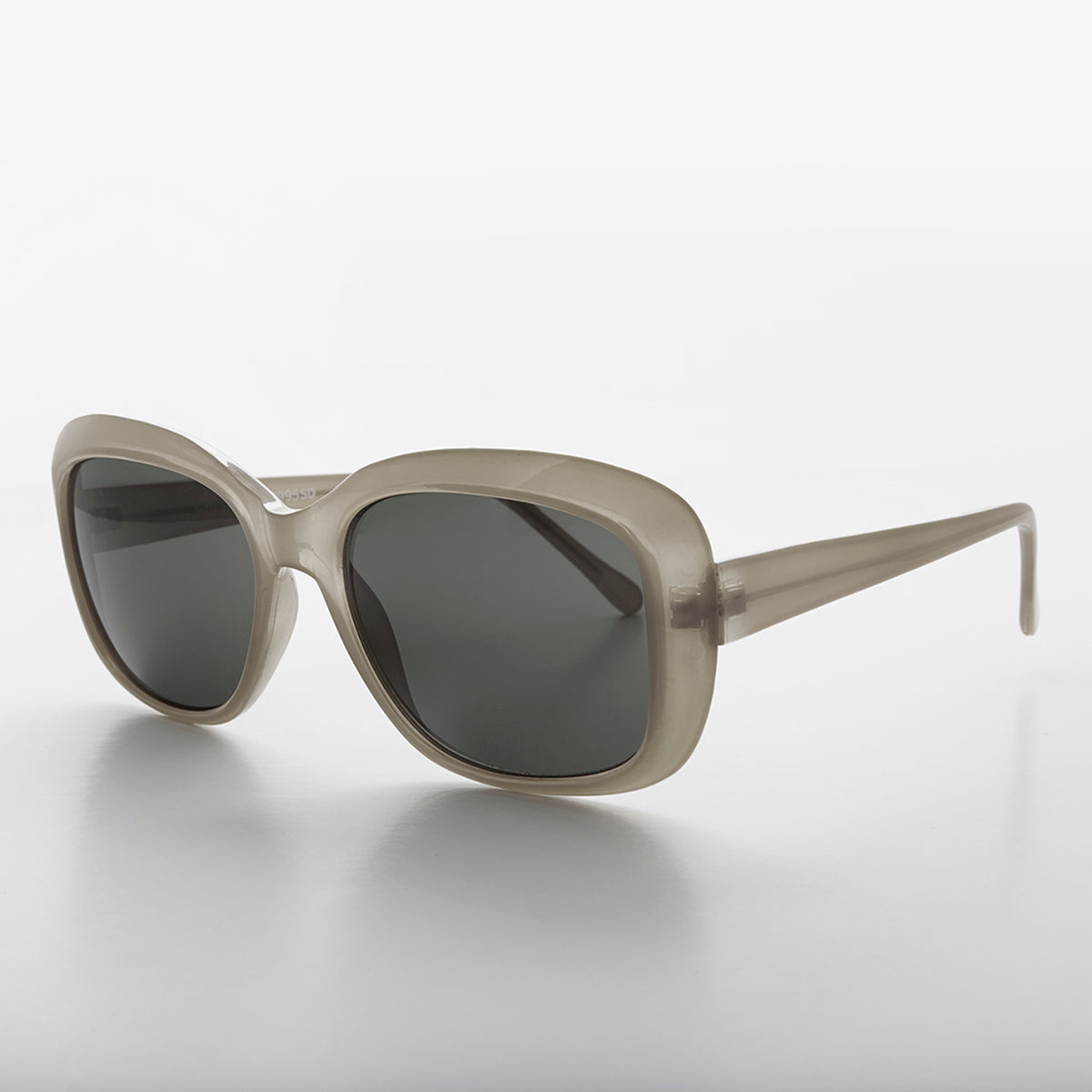 Square Retro Vintage Women's Sunglass - Gwen