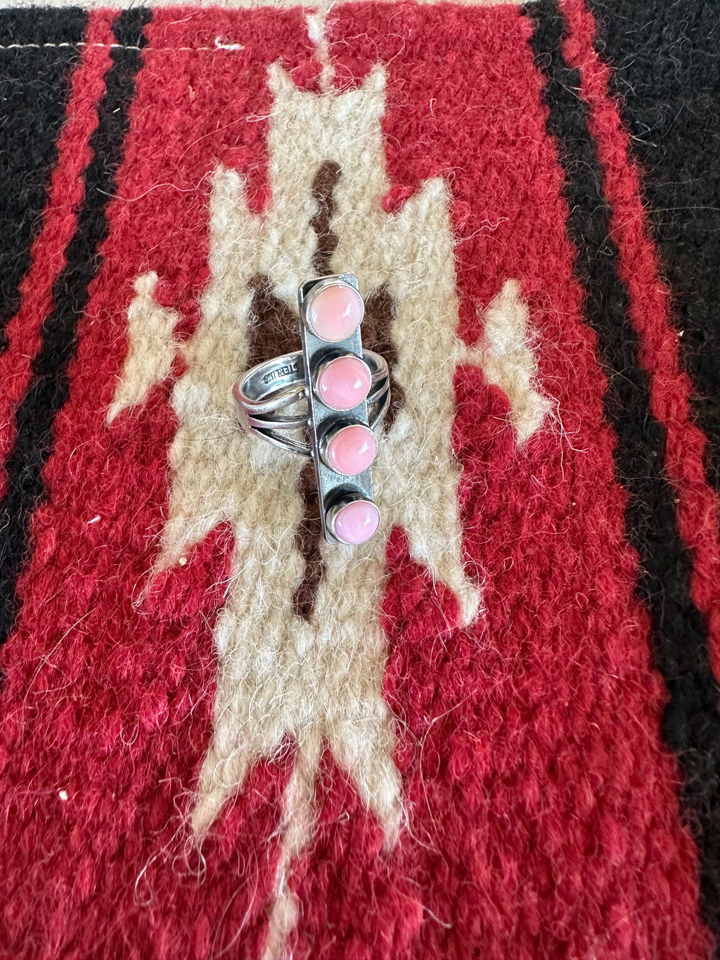 Beautiful Handcrafted Sterling Silver & Pink Conch 4 Stone Bar Ring