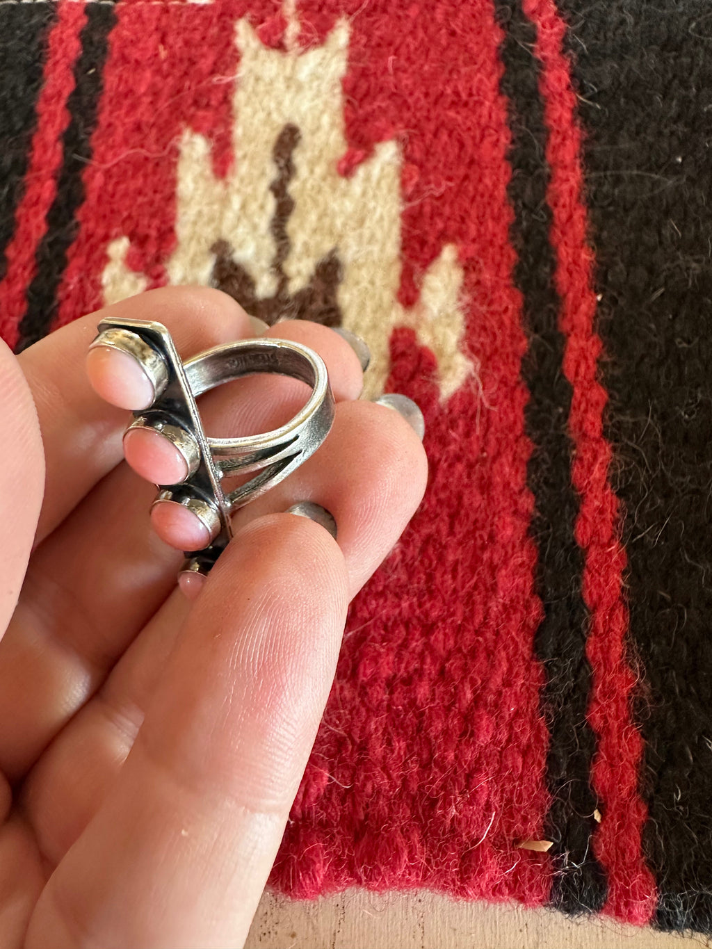 Beautiful Handcrafted Sterling Silver & Pink Conch 4 Stone Bar Ring