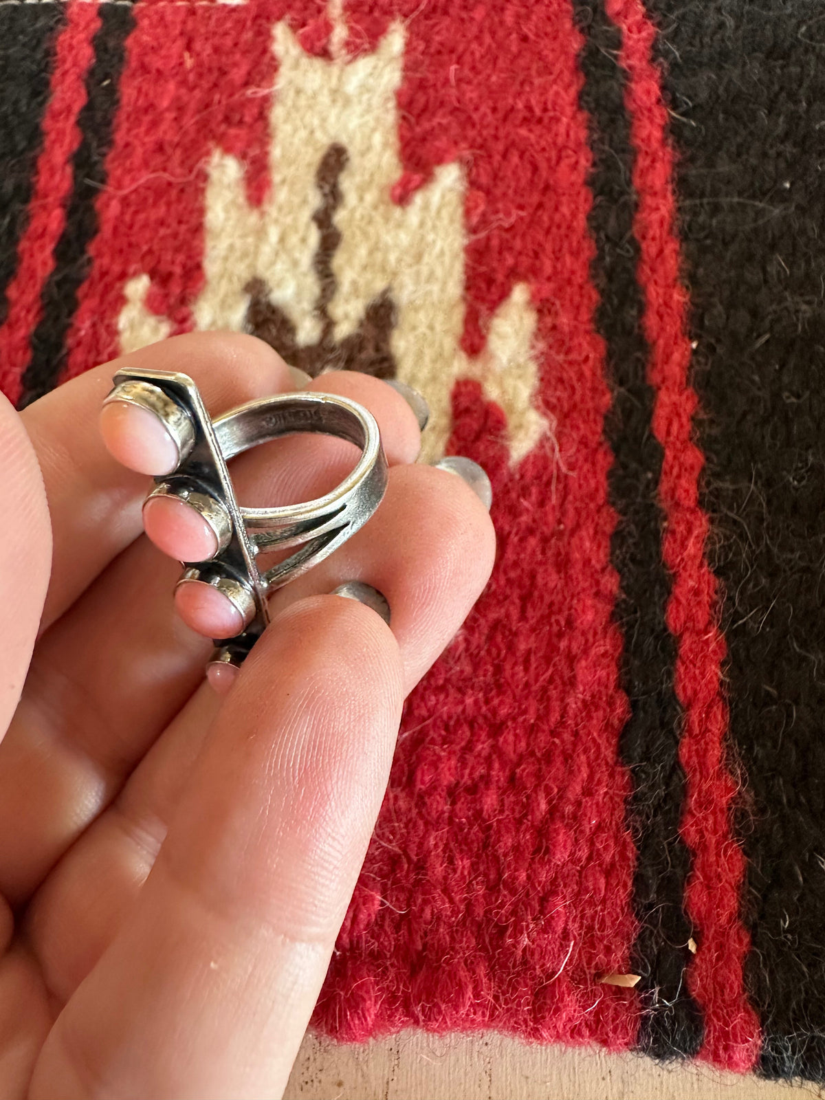 Beautiful Handcrafted Sterling Silver & Pink Conch 4 Stone Bar Ring