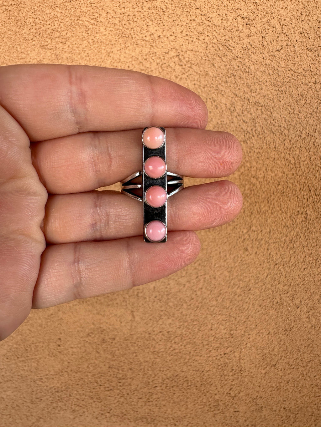 Beautiful Handcrafted Sterling Silver & Pink Conch 4 Stone Bar Ring