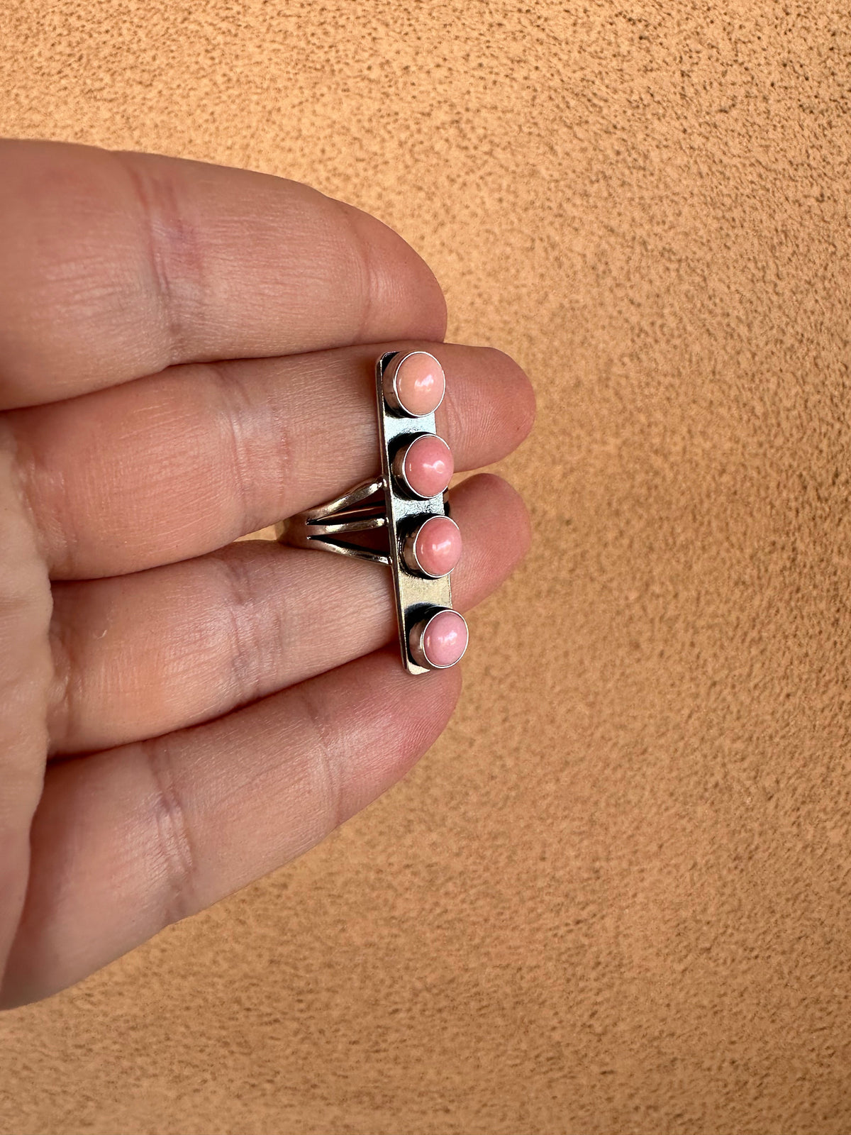 Beautiful Handcrafted Sterling Silver & Pink Conch 4 Stone Bar Ring