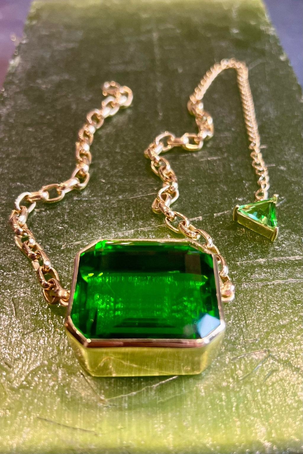 Square Goliath Choker in Green Envy (Gold)