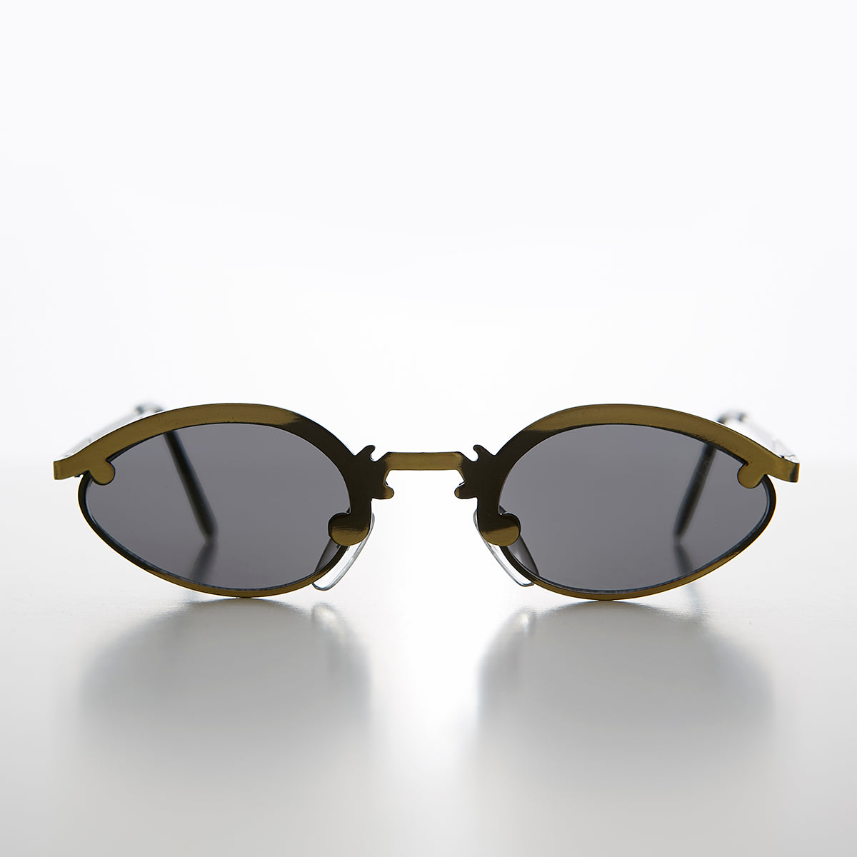 Unique Oval Metal Vintage 90s Sunglass - Lotus