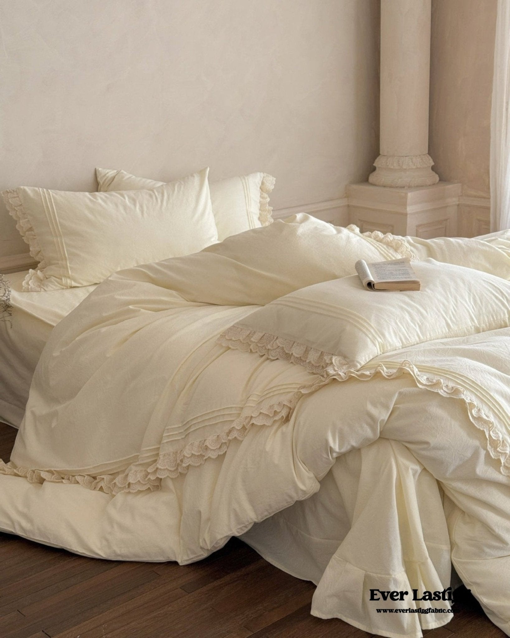 Accordion Pleated Lace Ruffled Bedding Set