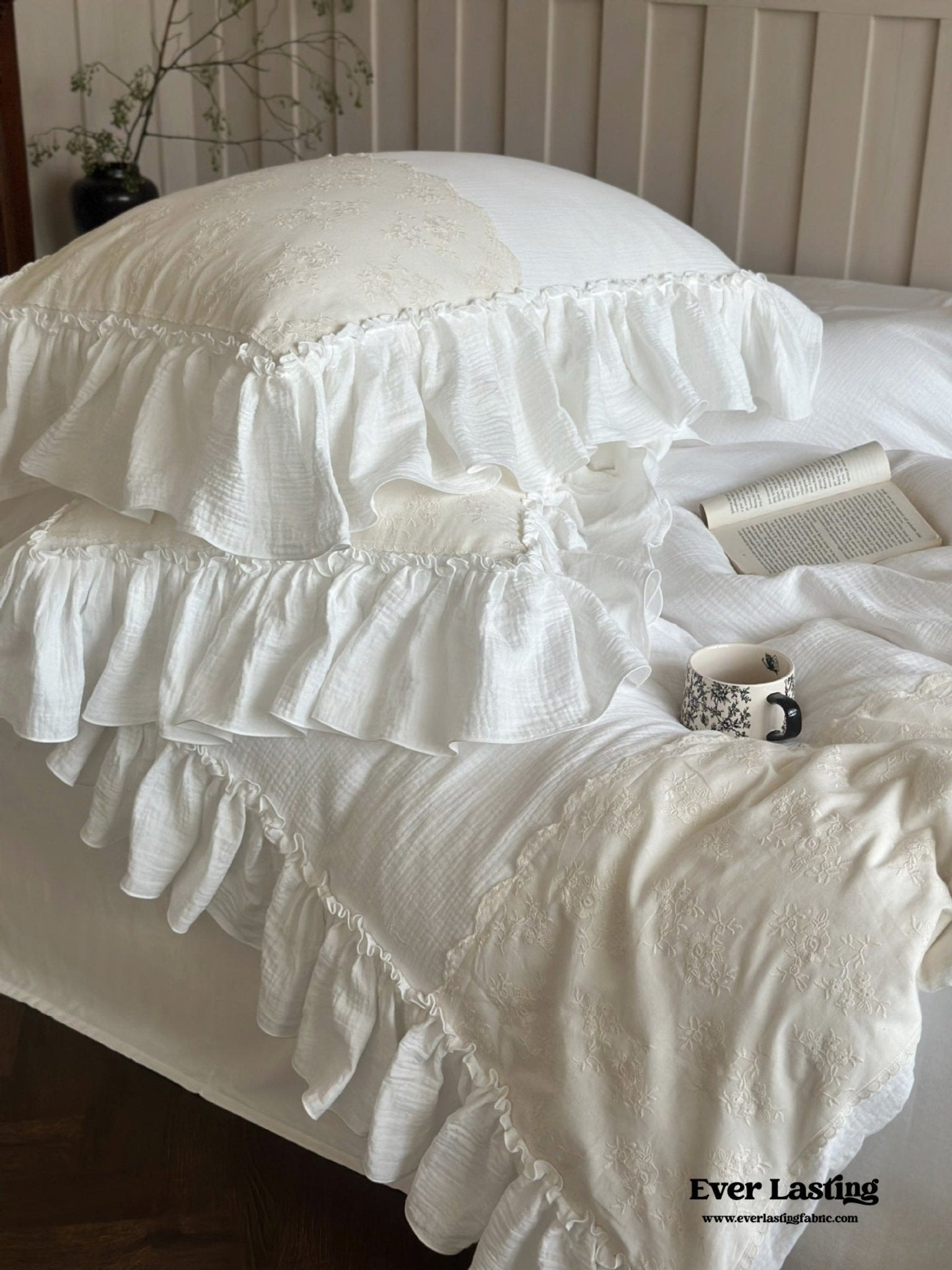 Celeste Soft Lace Embroidered Ruffle Bedding Set / Pink