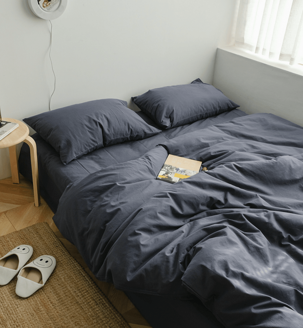 Earth Tone Bedding Set / Gray