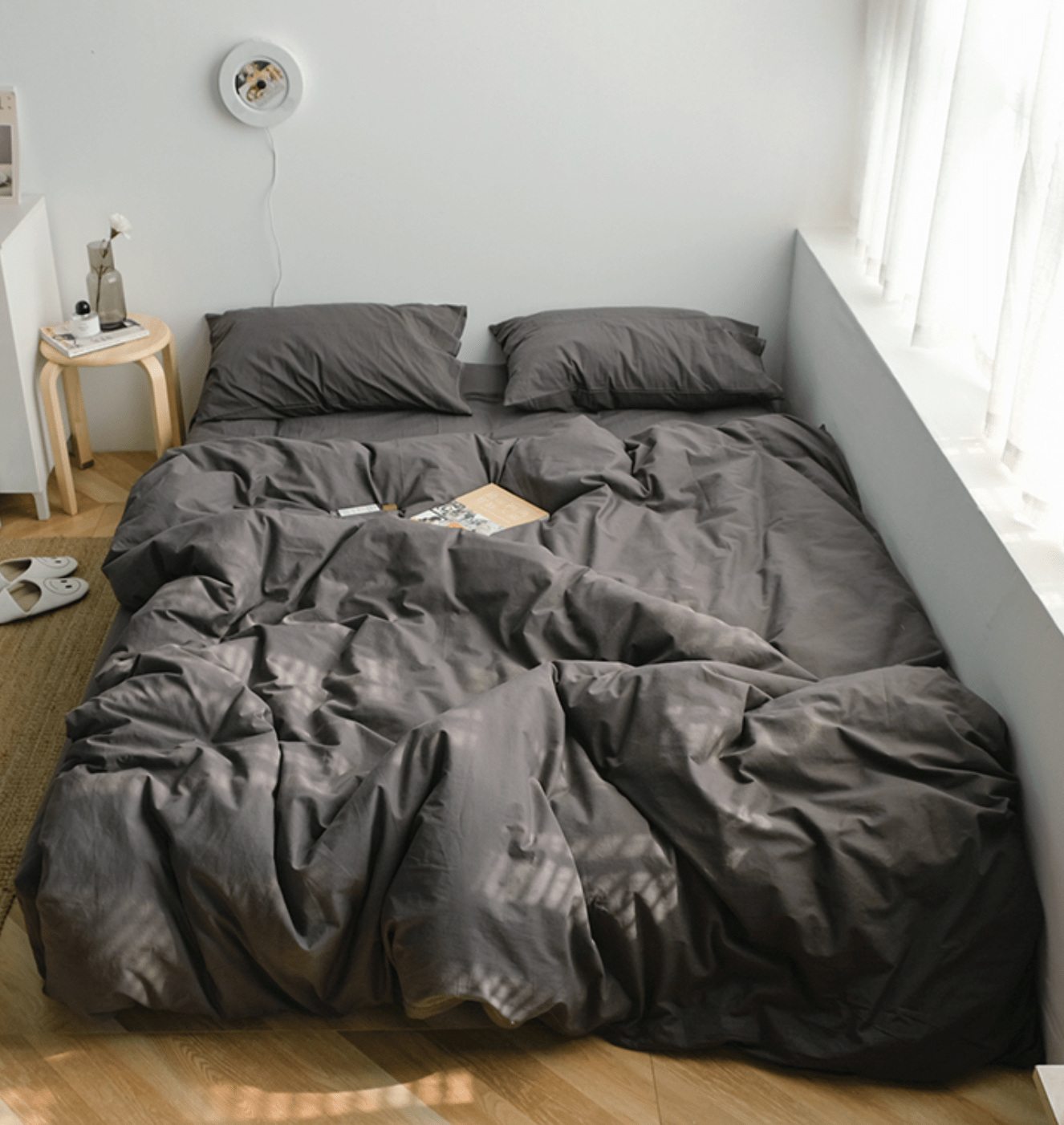 Earth Tone Bedding Set / Gray
