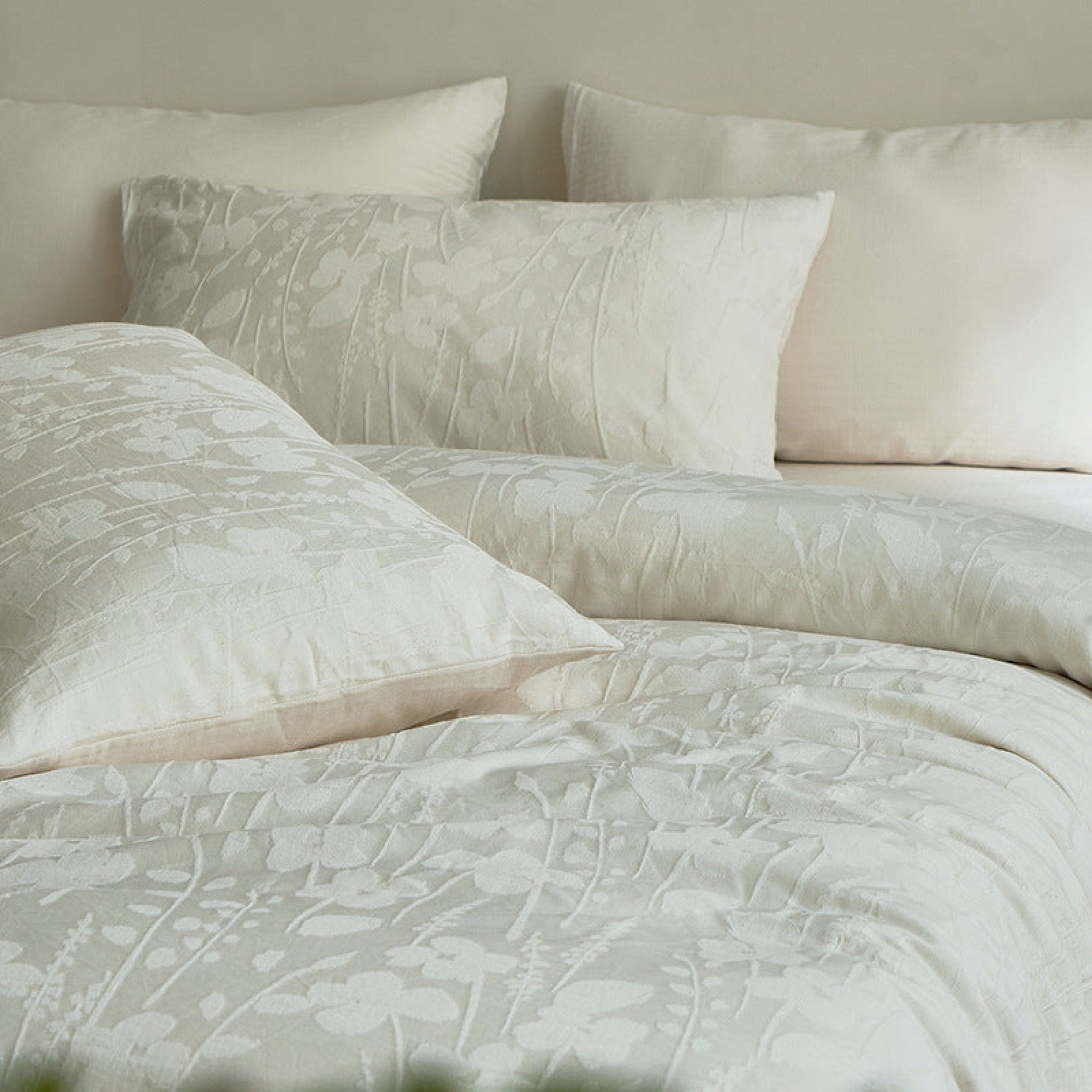 Elin Tencel Silky Jacquard Bedding Set / Garden