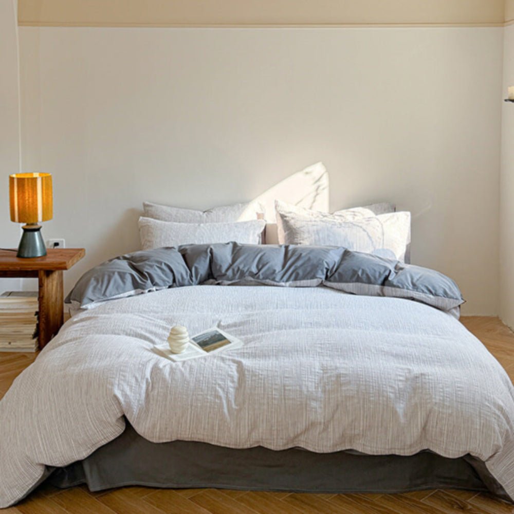Emma Duo Striped Jacquard Bedding Set / Black