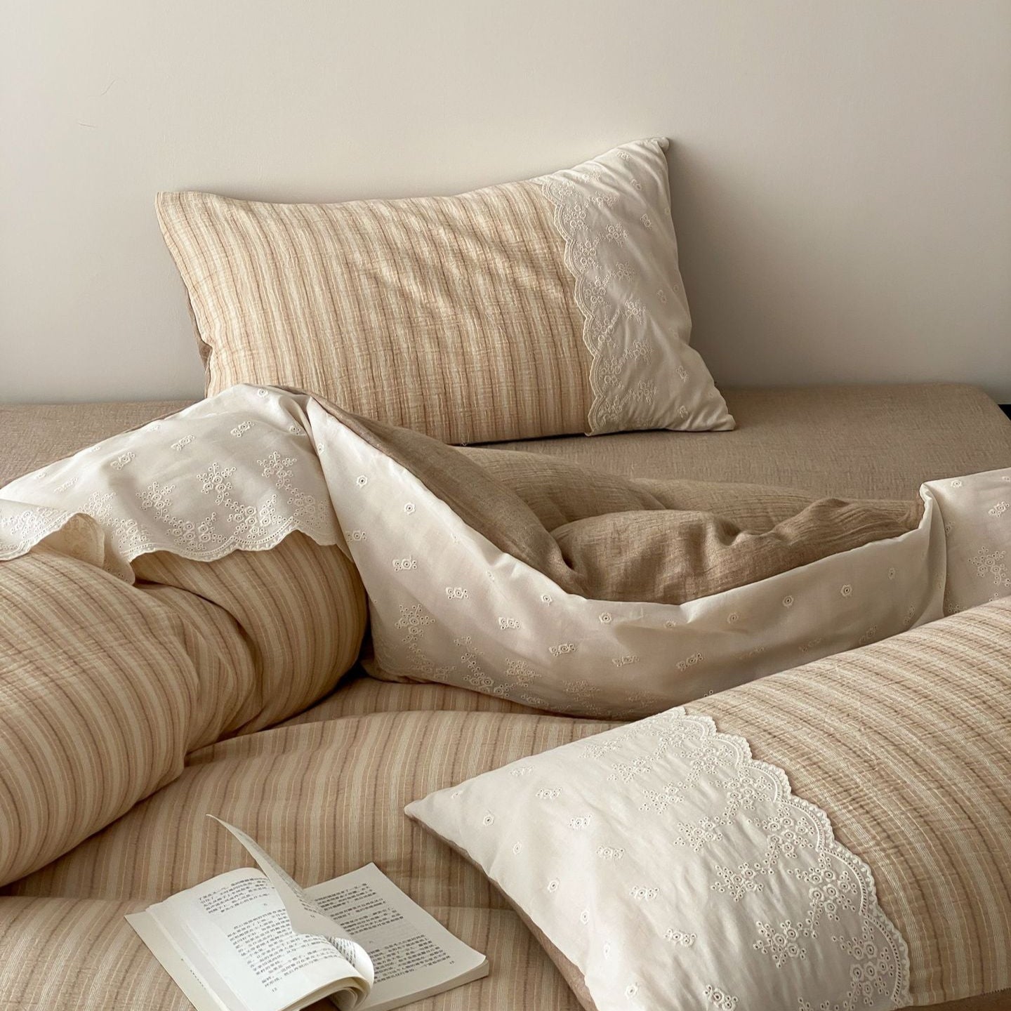 Florence Lace Double Gauze Striped Bedding Set / Brown