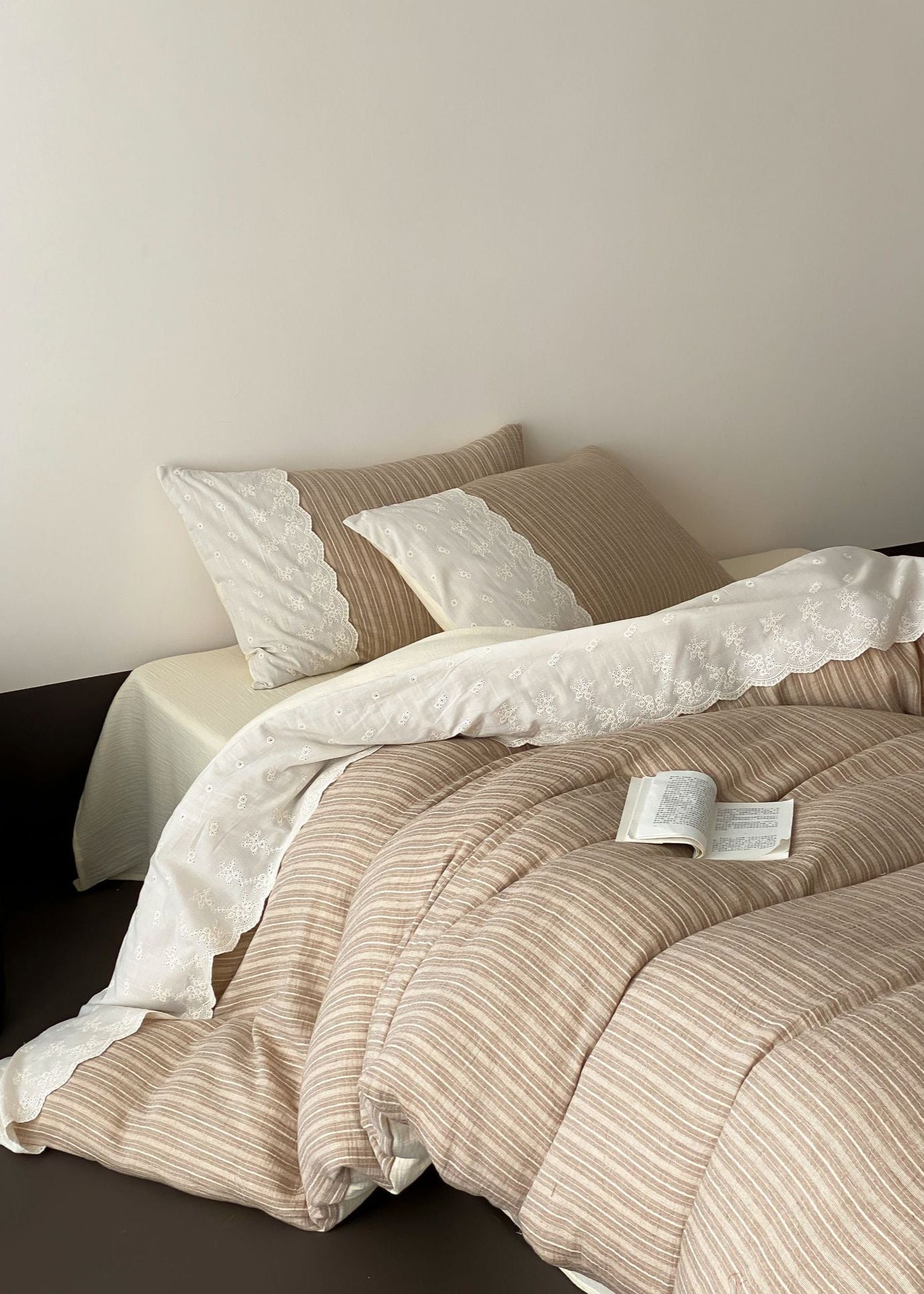 Florence Lace Double Gauze Striped Bedding Set / Brown