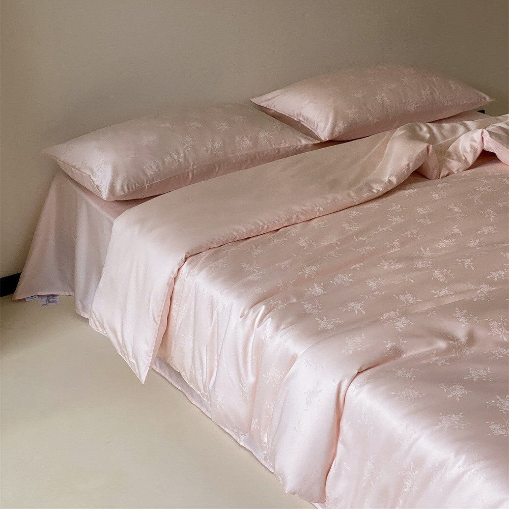Grace Silky Floral Luxury Bedding Set / Cream