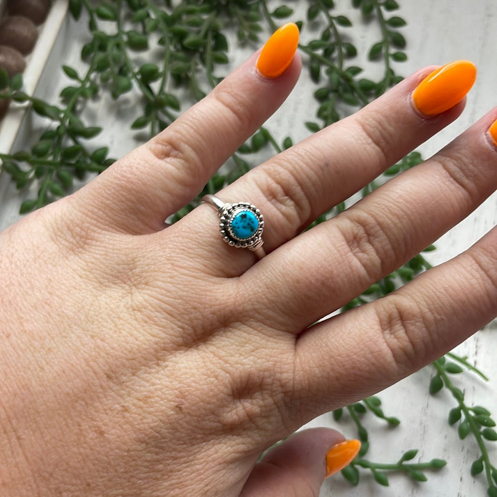 Sterling Silver Single Stone Kingman Turquoise Ring