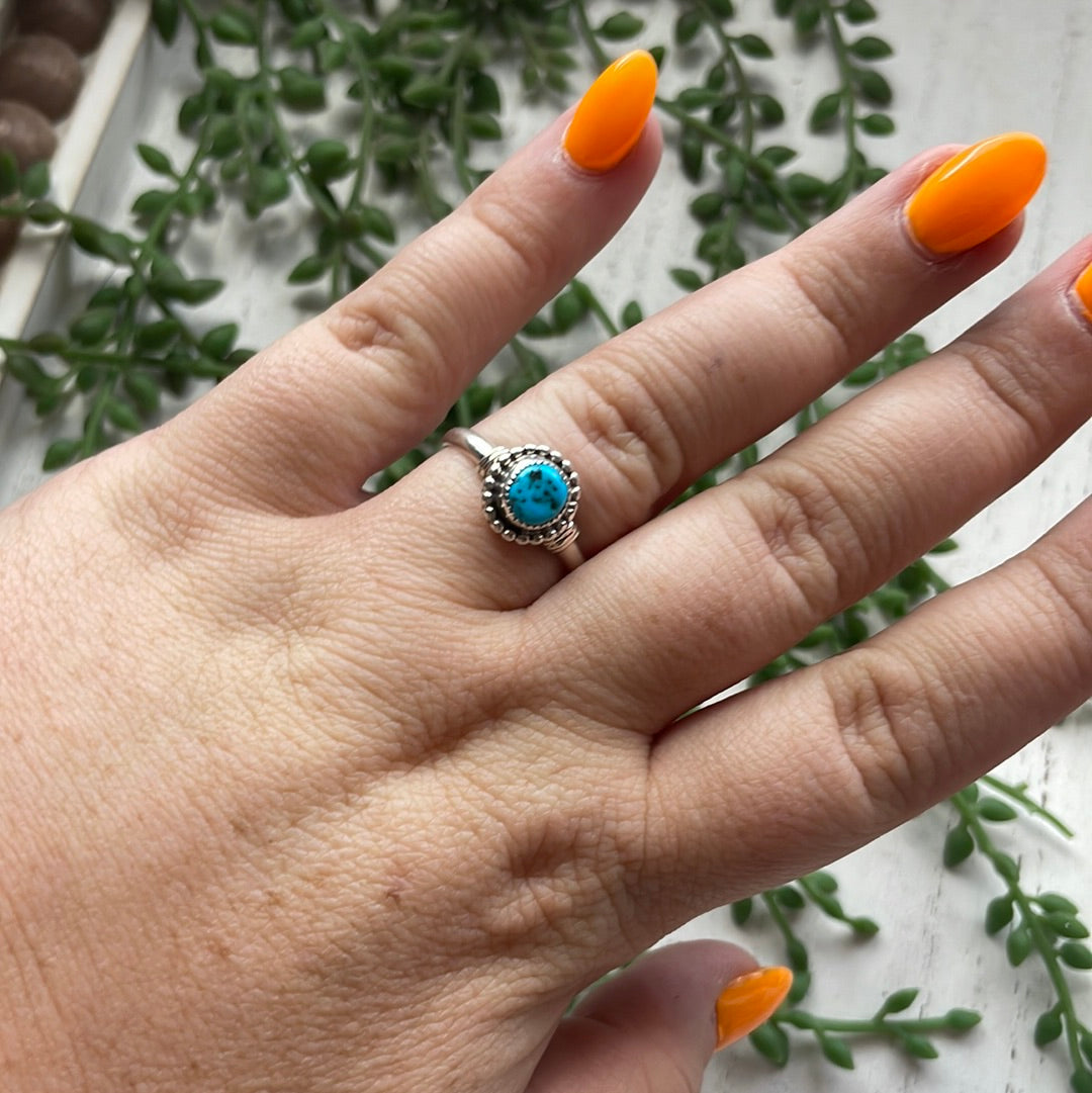 Sterling Silver Single Stone Kingman Turquoise Ring