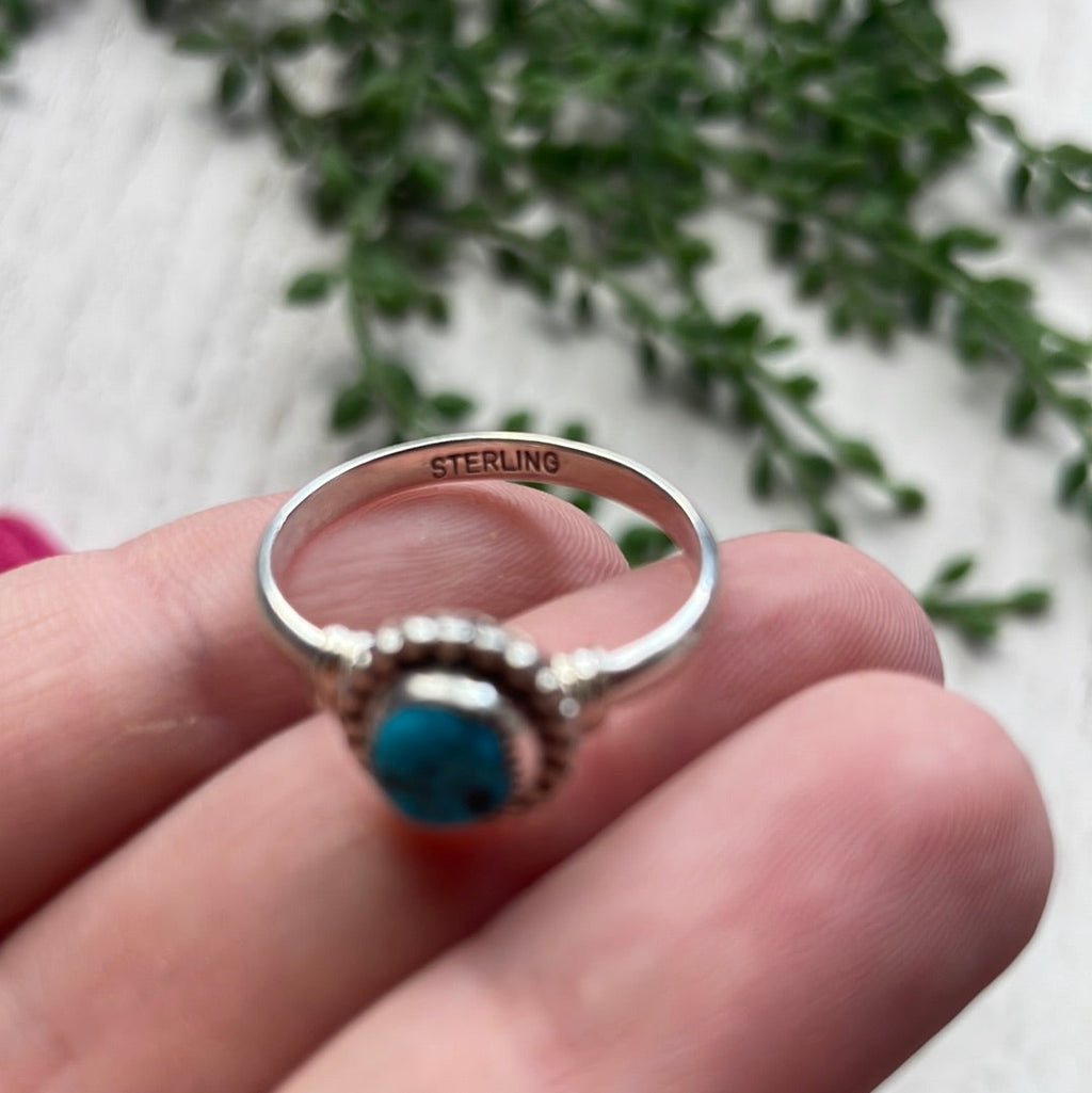 Sterling Silver Single Stone Kingman Turquoise Ring