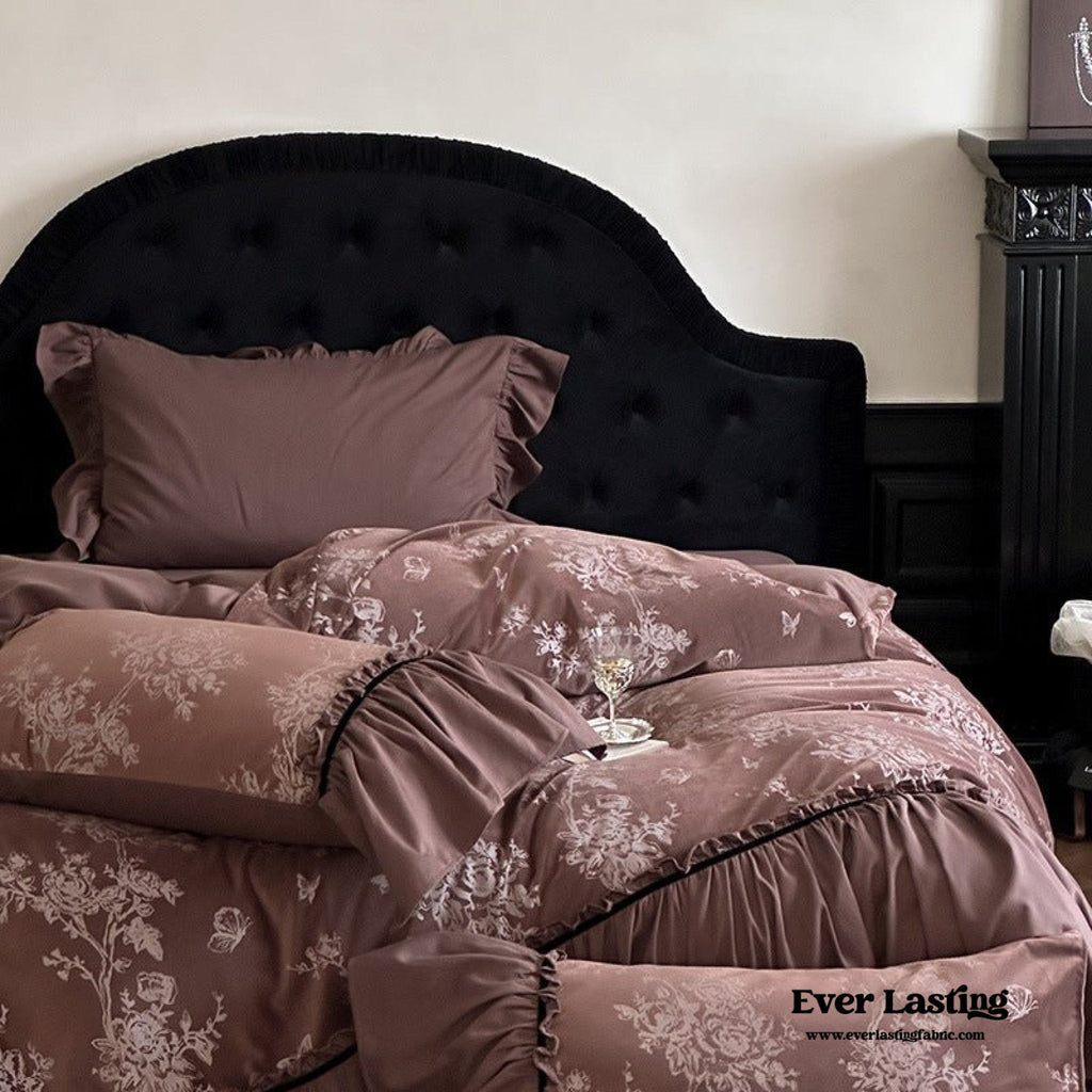 Jacquard Gilded Velvet Ruffled Bedding Set / Black
