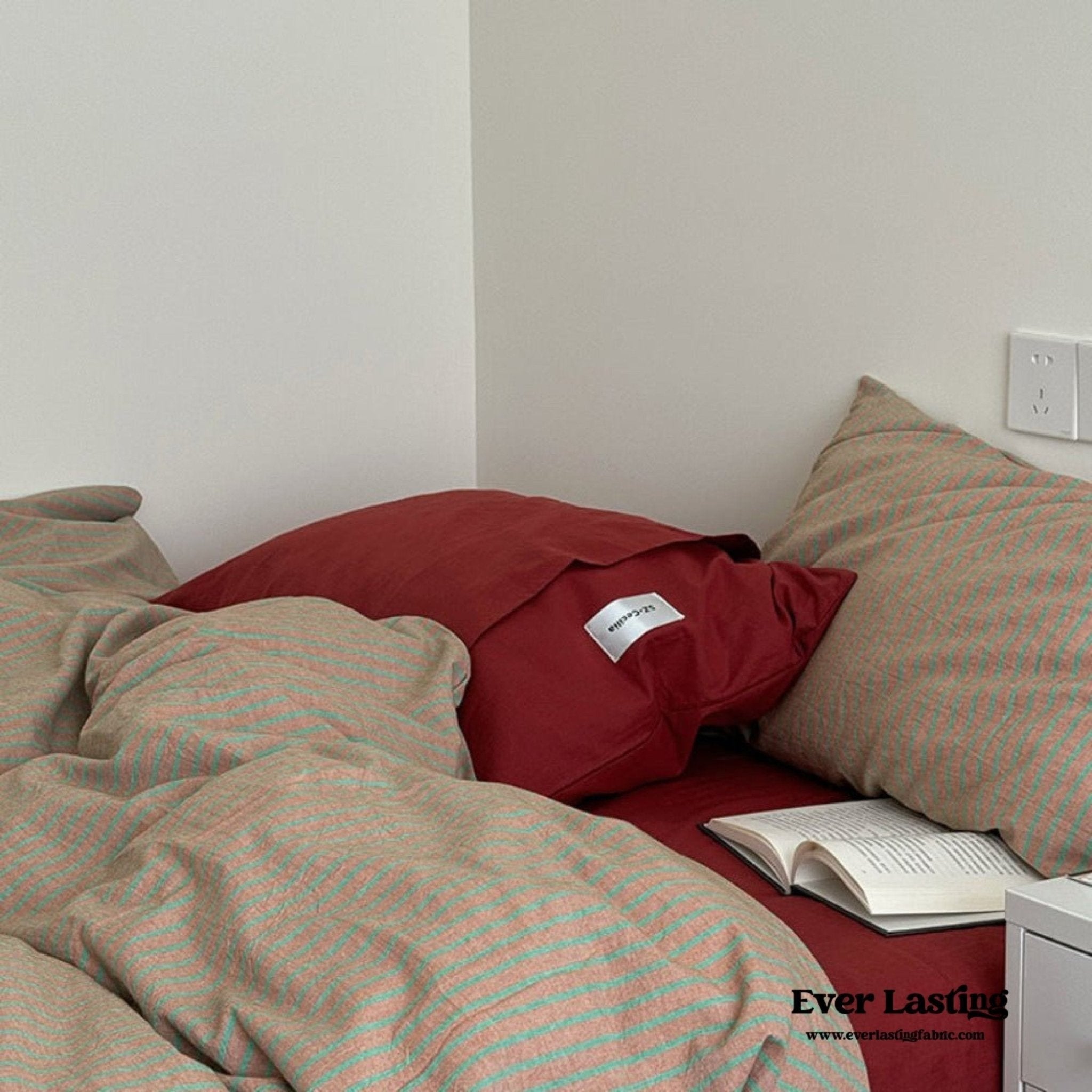 James Striped Bedding Set / Purple