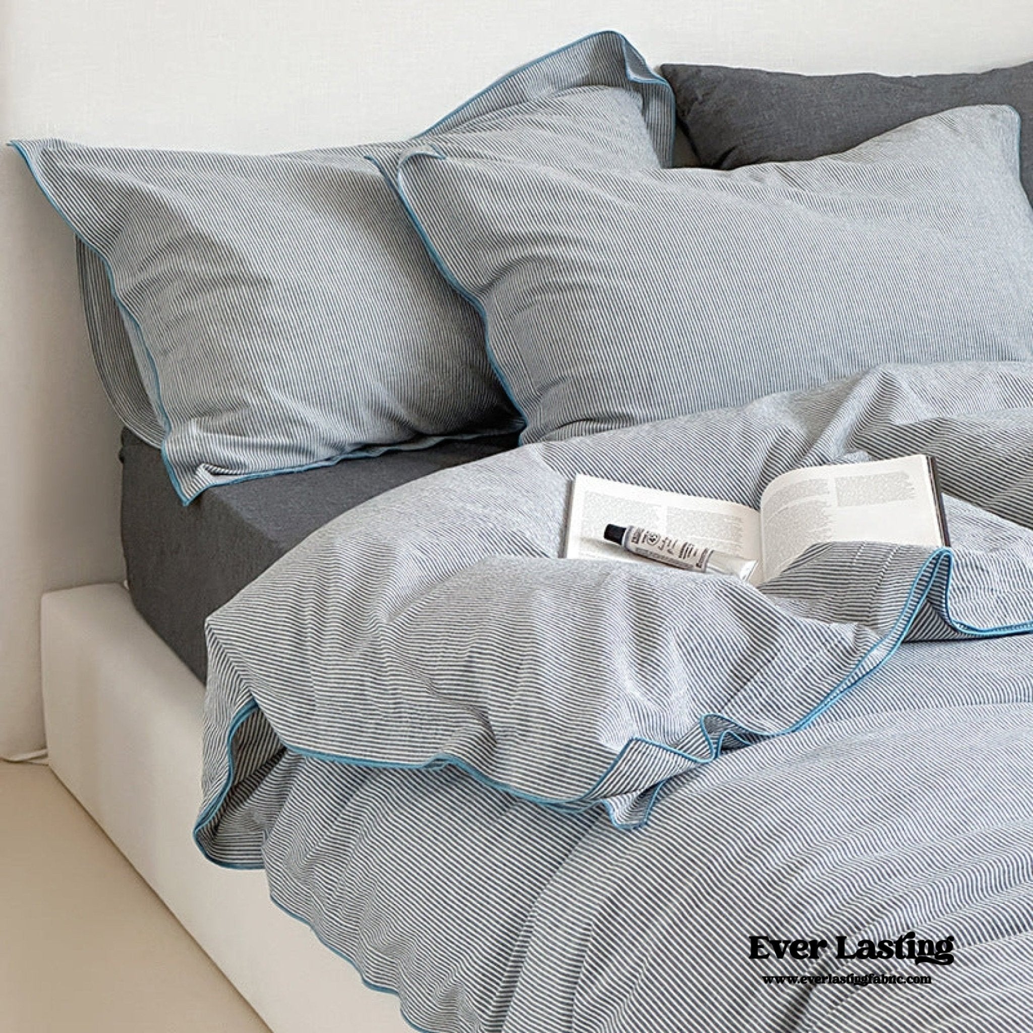 Joce Striped Bedding Set / Blue