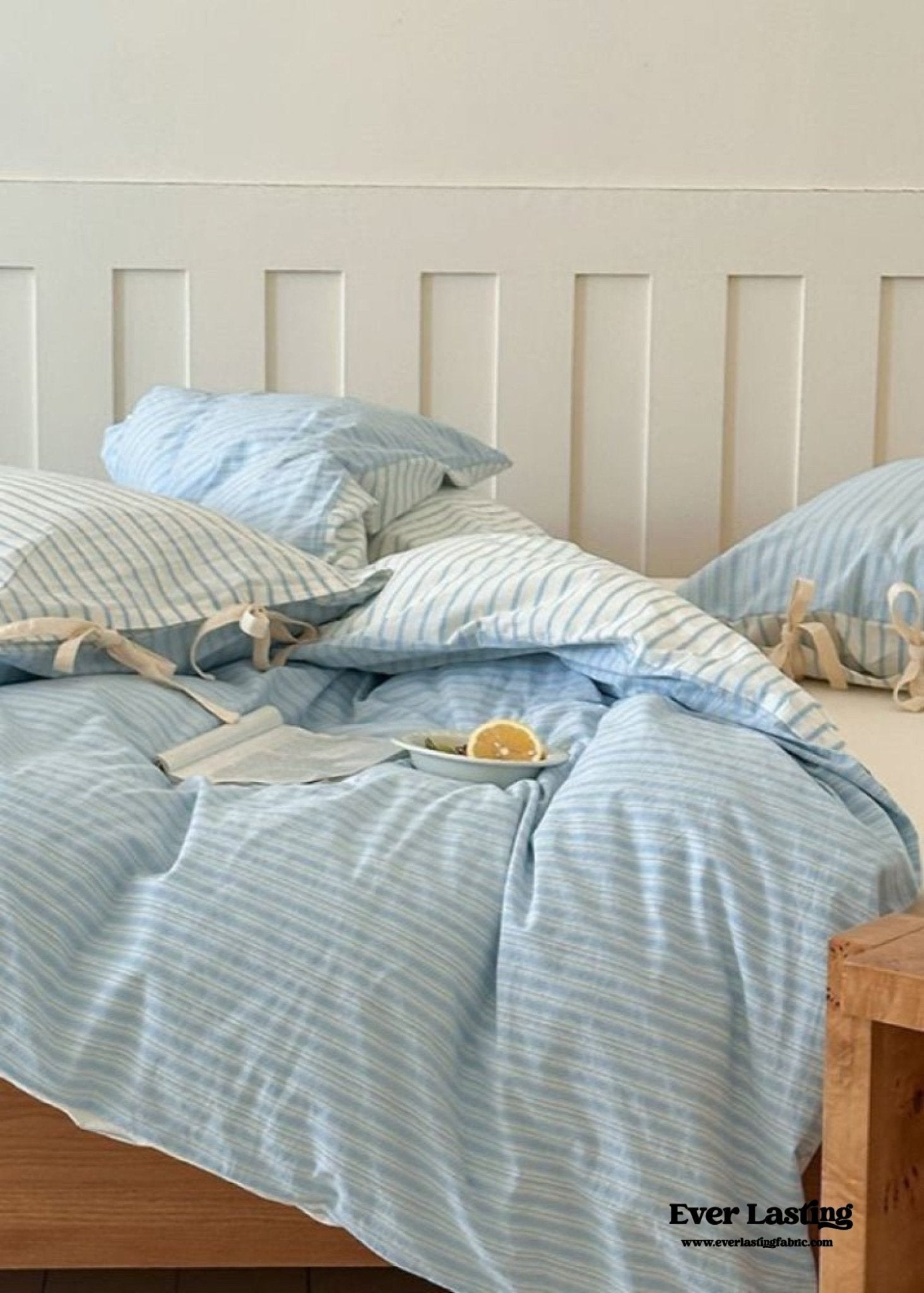 Josie Bow Tied Striped Bedding Set / Blue