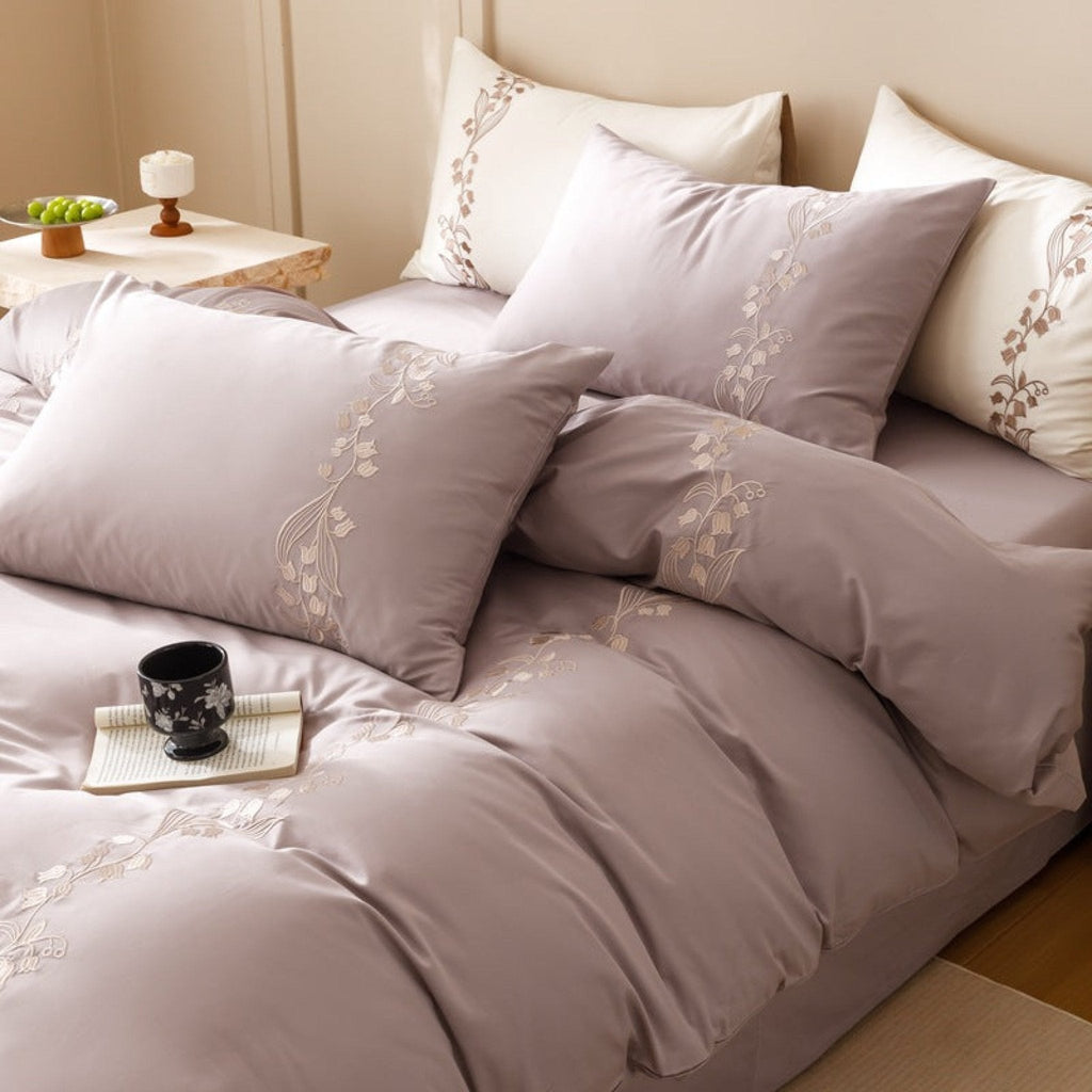 Lily of the Valley Embroidered Silky Bedding Set / Green