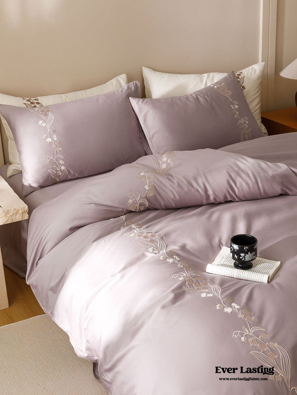 Lily of the Valley Embroidered Silky Bedding Set / Green