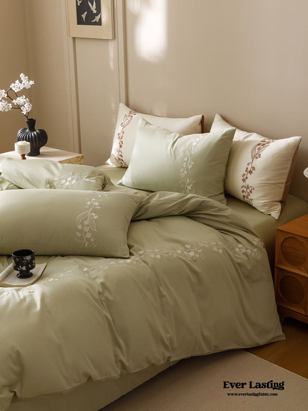 Lily of the Valley Embroidered Silky Bedding Set / Green