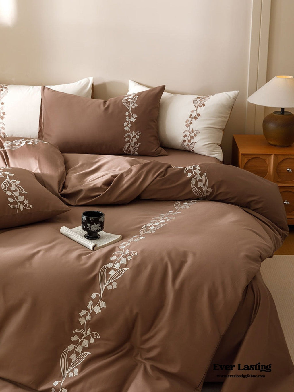 Lily of the Valley Embroidered Silky Bedding Set / Green