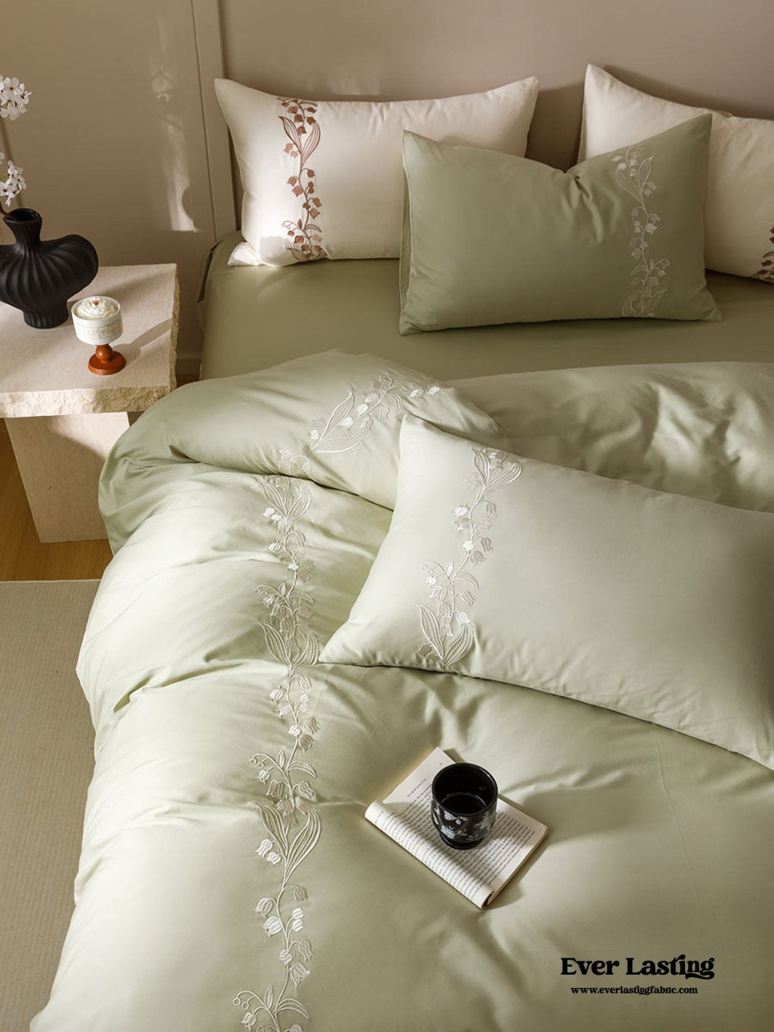 Lily of the Valley Embroidered Silky Bedding Set / Green