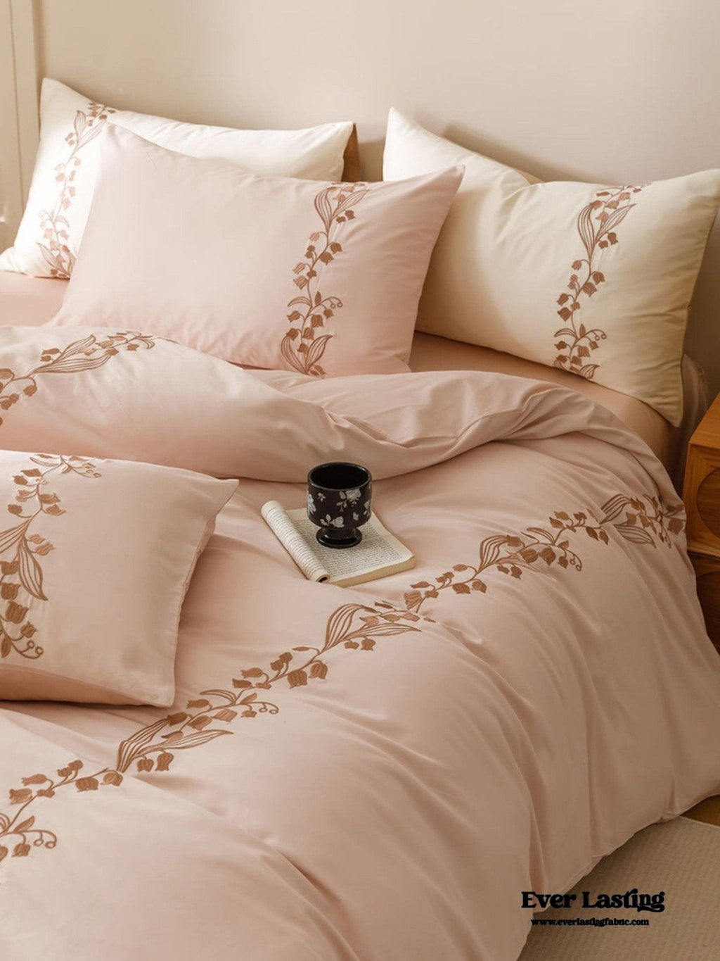 Lily of the Valley Embroidered Silky Bedding Set / Pink