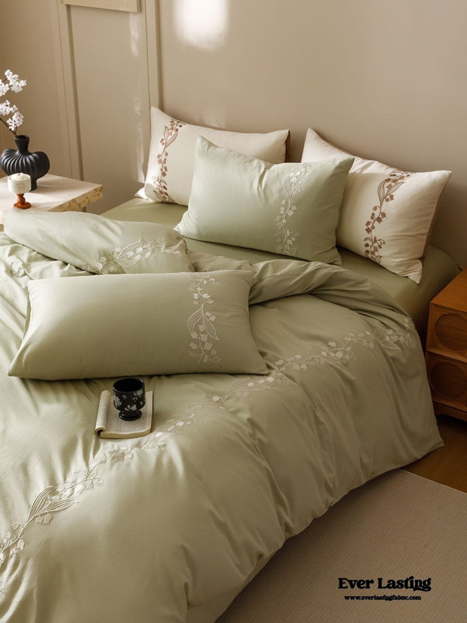Lily of the Valley Embroidered Silky Bedding Set / Purple