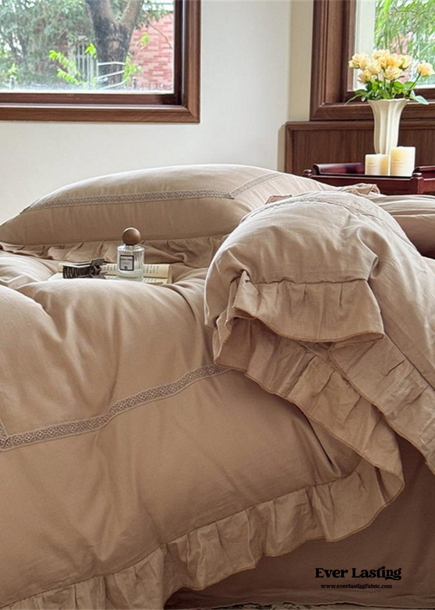 Madeleine Lace Double Gauze Ruffle Bedding Set / Brown
