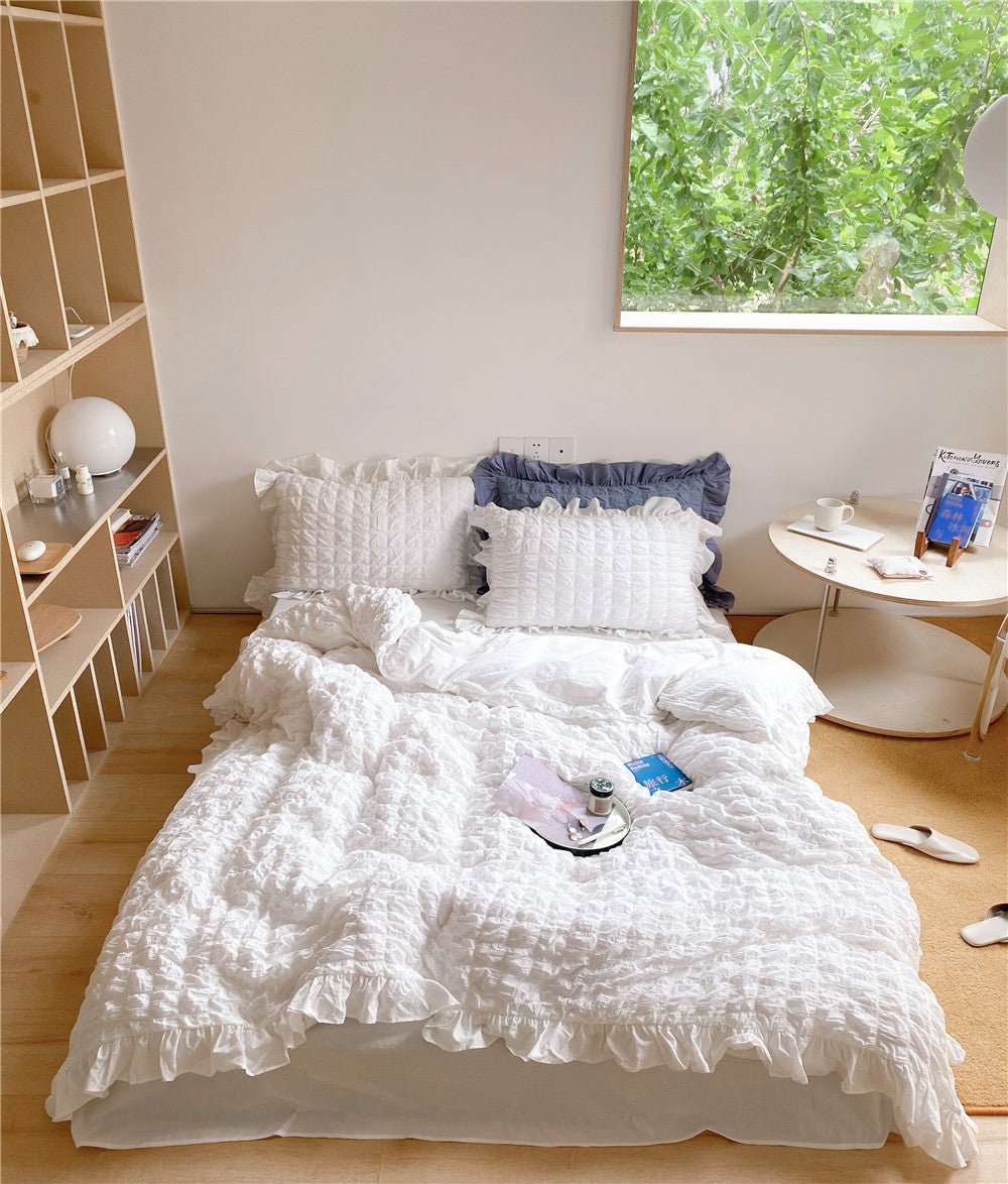 Marshmallow Puff Ruffle Bedding Set / White