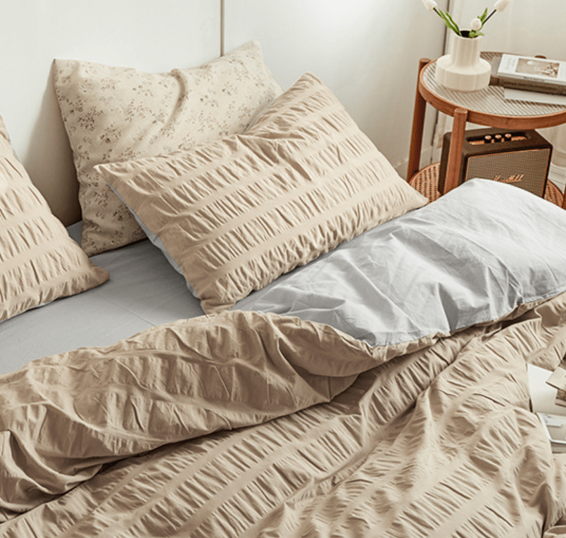 Minimal Bubble Textured Bedding Set / White