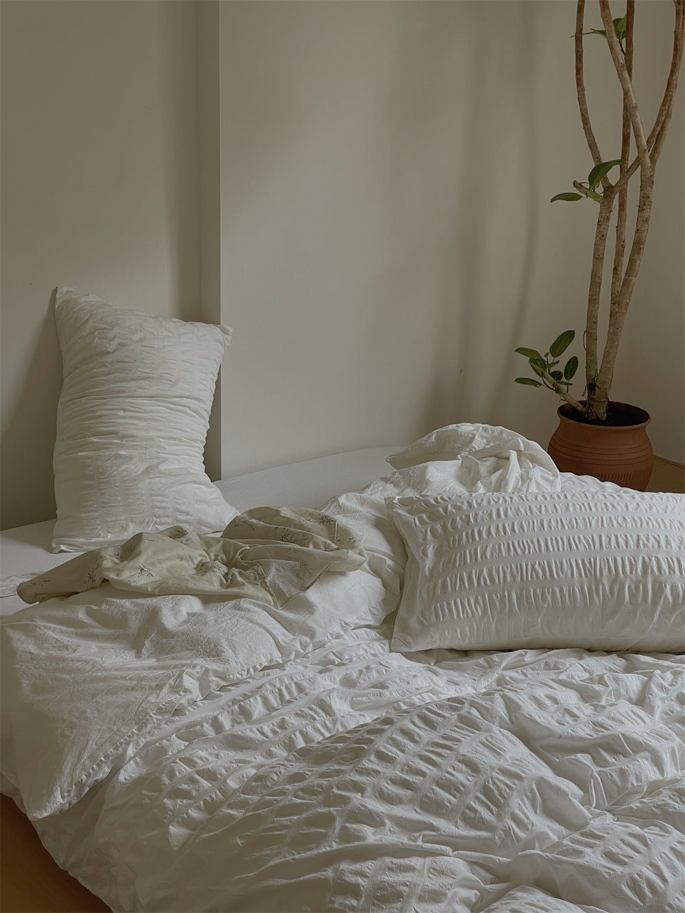 Minimal Bubble Textured Bedding Set / White