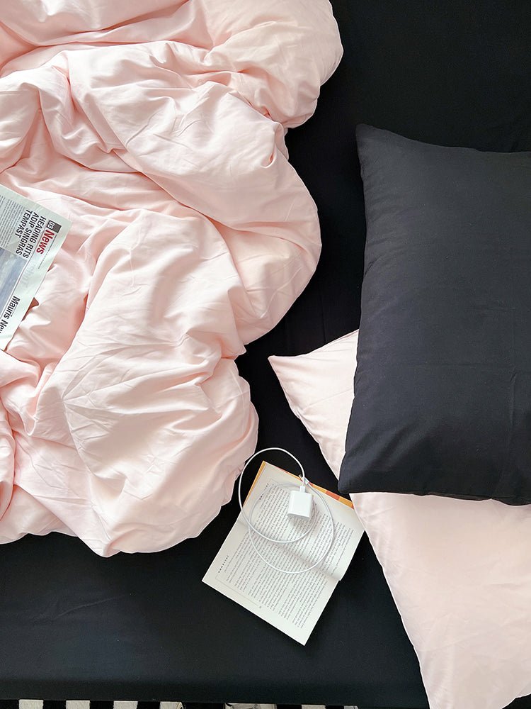 Mixed Color Bedding Set / Pastel Pink + Black