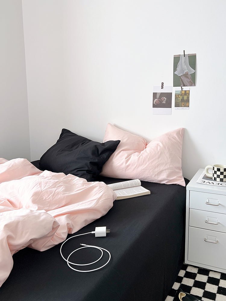 Mixed Color Bedding Set / Pastel Pink + Black