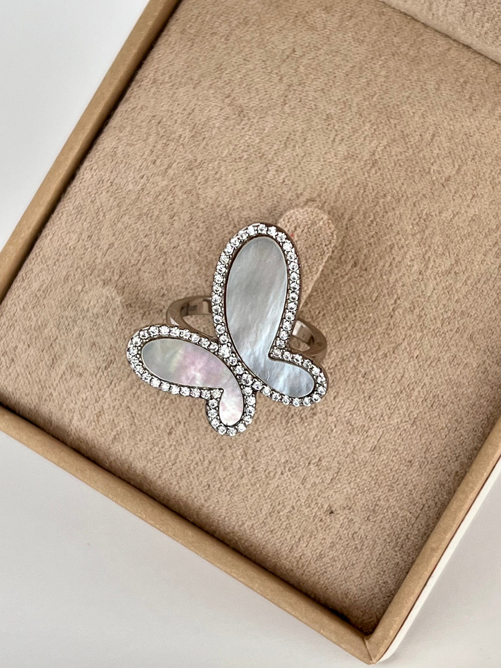 .925 Silver Ring w/ Mother Of Pearl Butterfly encrusted with Cubic Zirconia Jewelry