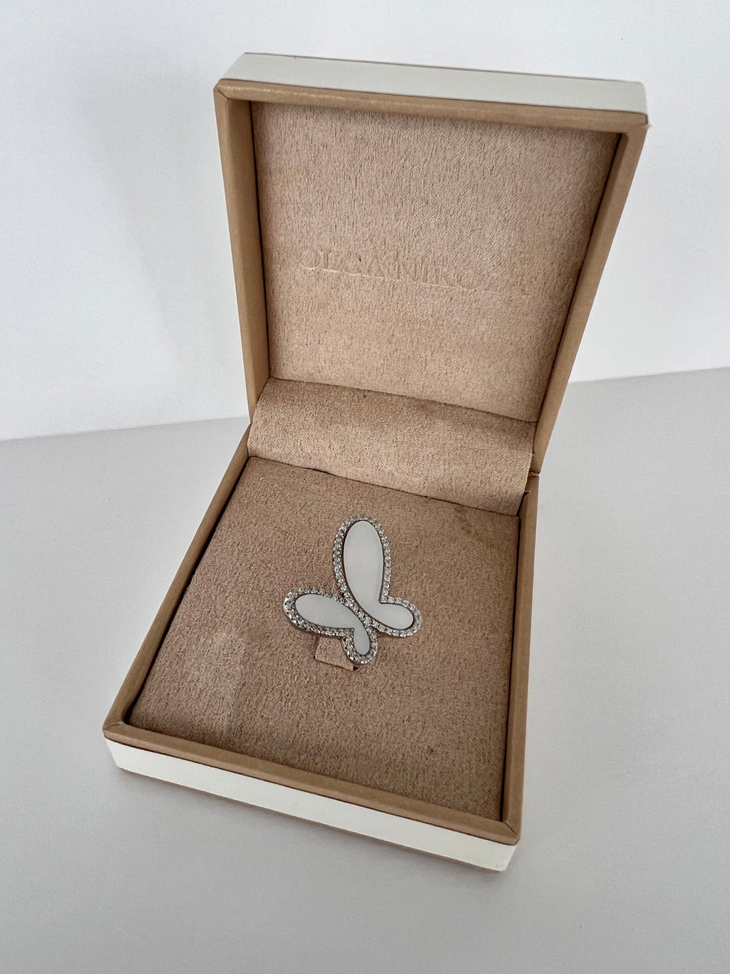 .925 Silver Ring w/ Mother Of Pearl Butterfly encrusted with Cubic Zirconia Jewelry